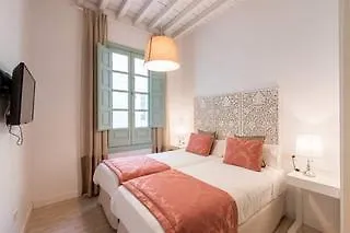 Palacio Cabrera Lillo Granada Apartment